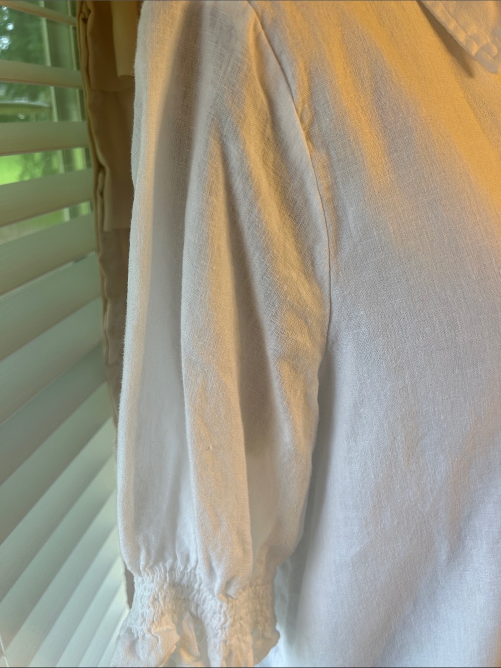 crown & ivy White Button-Front Short Sleeve Blouse - Picture 3 of 5